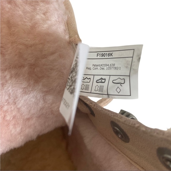 UGG Bethany Boots. Size 8 1/2 - Picture 8 of 12